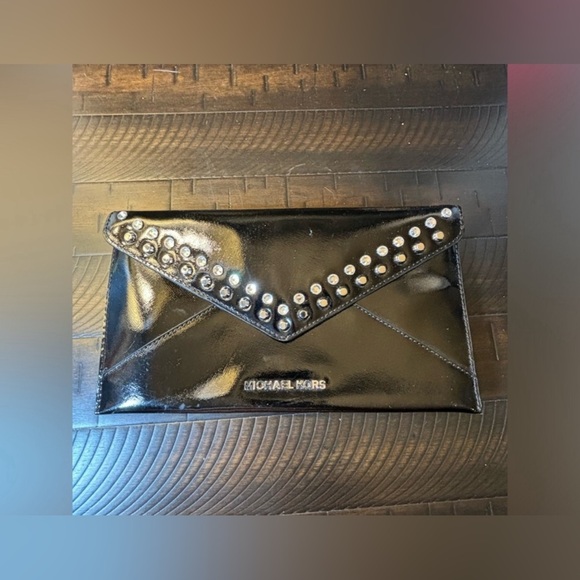 MICHAEL KORS Black Patent Leather evening  Clutch - Picture 4 of 5
